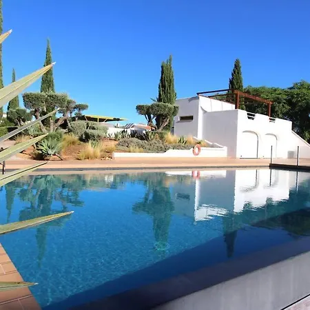 Country Club בית נופש